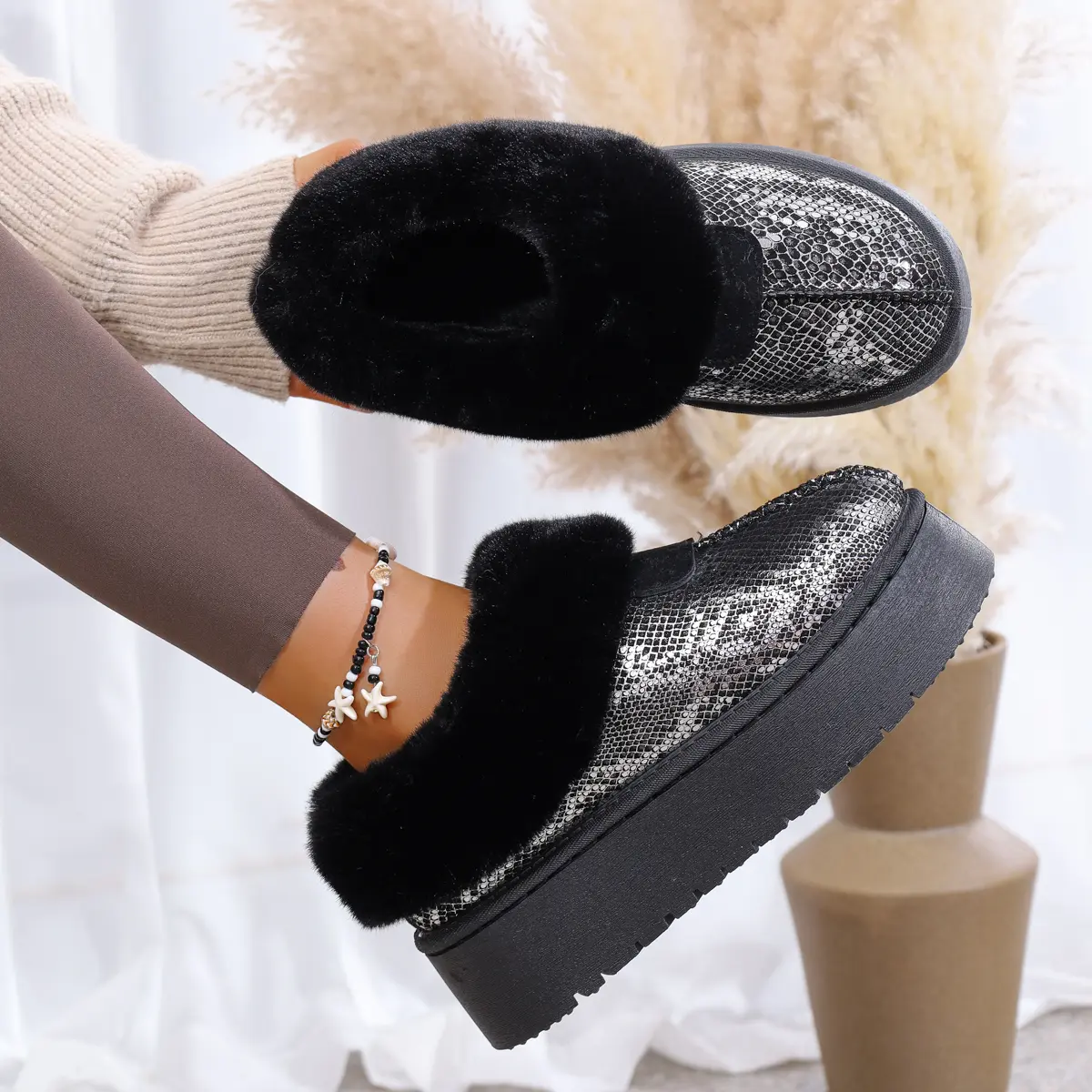 Women's Shiny Sequins Platform Snow Boots Warm Thicken Plush Winter Ankle Boots Woman Non Slip Thick Bottom Cotton Padded Shoes