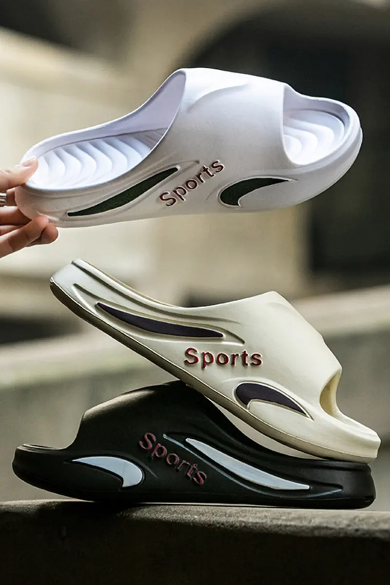 Indoor Outdoor Men Slippers 2025 Summer Lightweight Non Slip Beach Slippers Man Soft Thick Bottom Eva Cloud Slides Flip Flops