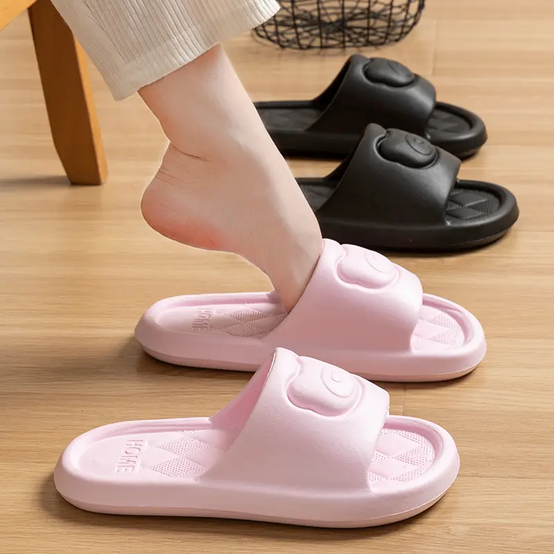 Cute Bear Indoor Eva Cloud Slippers Women Lightweight Non Slip Home Slippers Woman 2025 Summer Funny Beach Sandals Slides