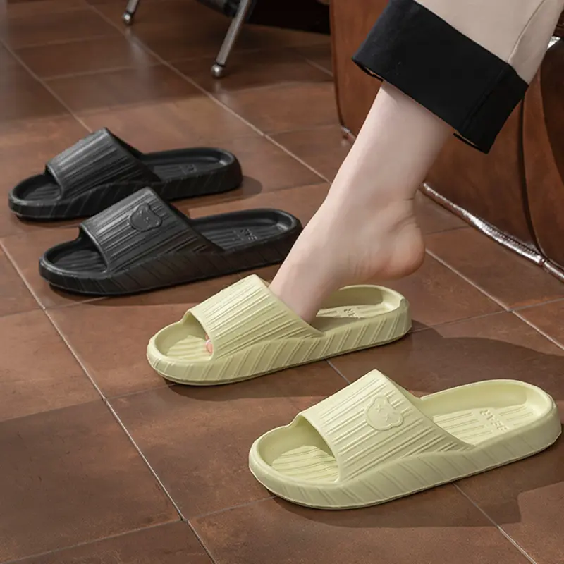 Lightweight Soft Sole Eva Cloud Slippers Women 2025 Summer Cute Bear Couple Home Slippers Indoor Non Slip Bathroom Slides Woman