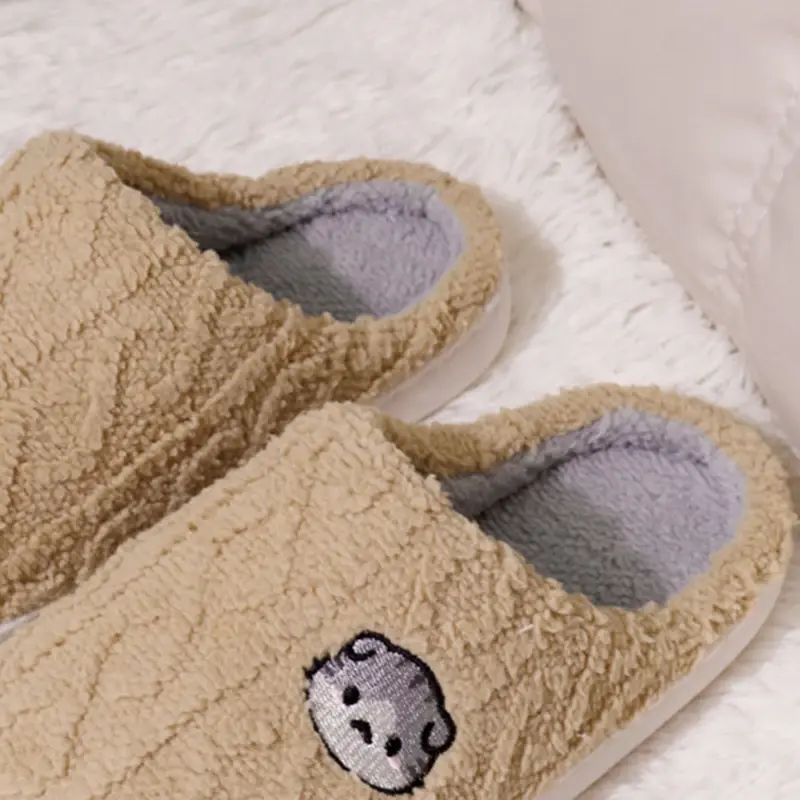 Women's Cute Cartoon Cat Cotton Slippers 2025 Winter Fuzzy Flat Heels Home Slippers Woman Comfort Soft Sole Indoor House Shoes