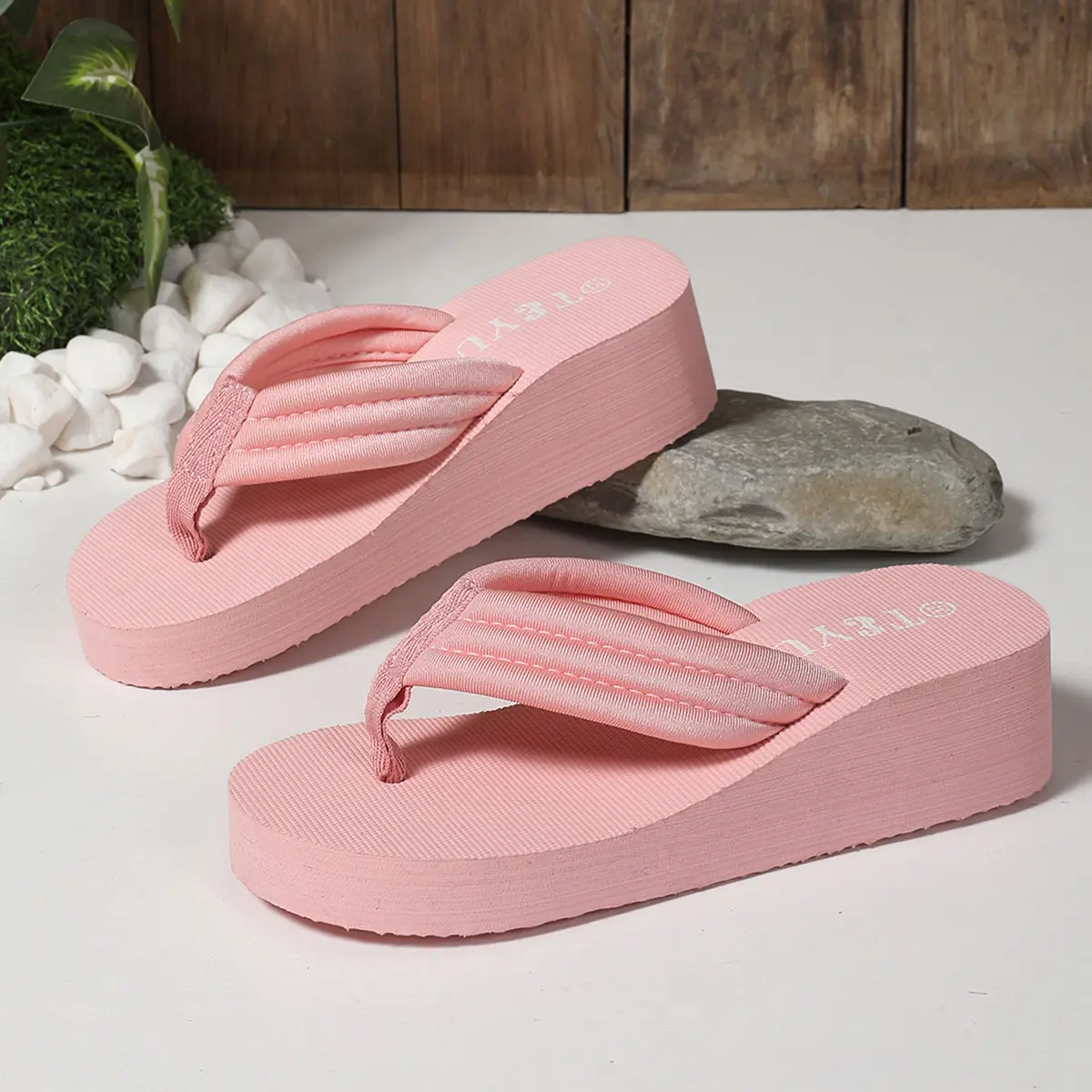 Pink Clip Toe Platform Slippers Women 2025 Summer Thick Bottom Wedge Beach Flip Flops Woman Light Non Slip Outdoor Slippers