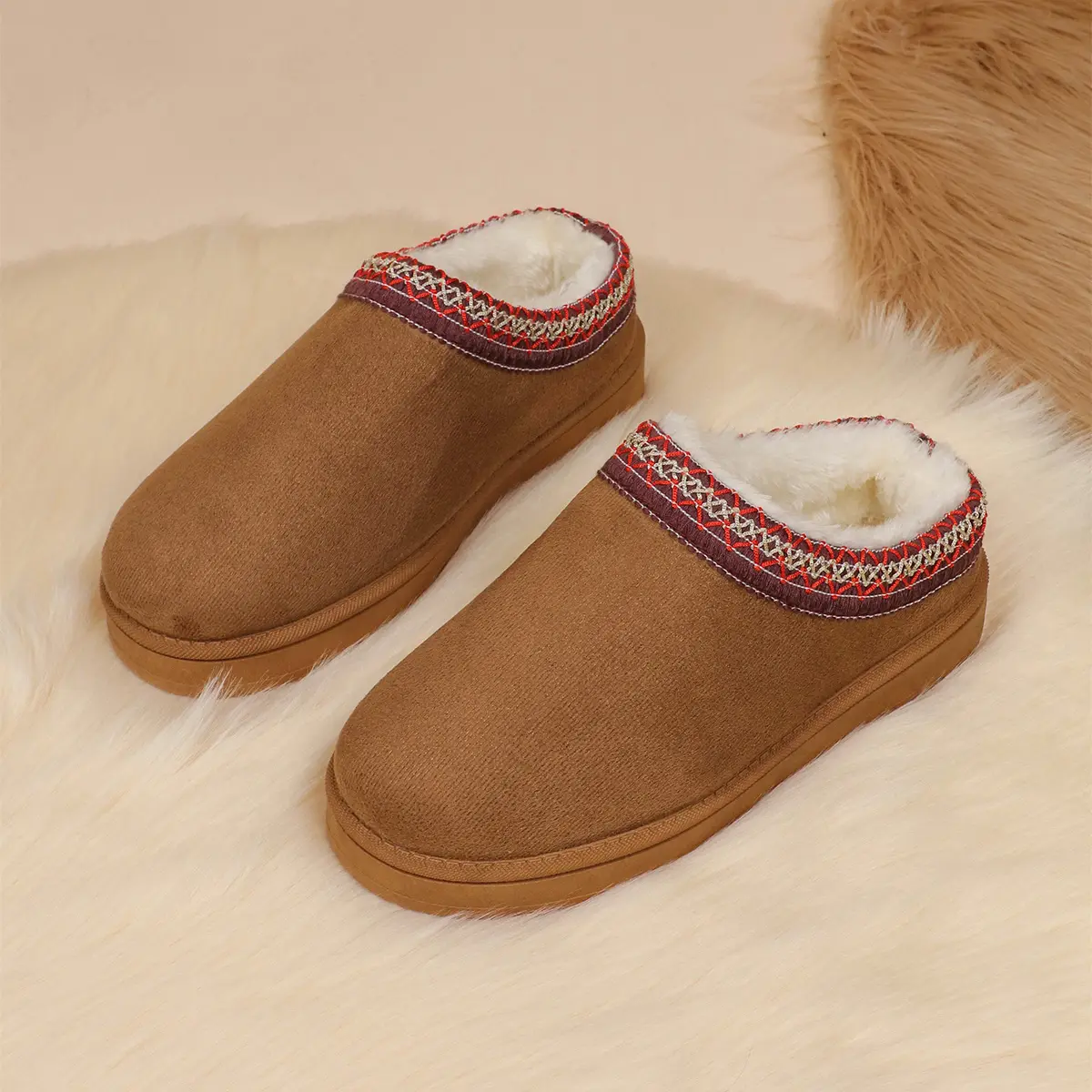 Retro Embroidery Winter Slippers 2025 Trend Warm Plush Closed Toe Cotton Slippers Woman Thick Bottom Platform Outdoor Slippers
