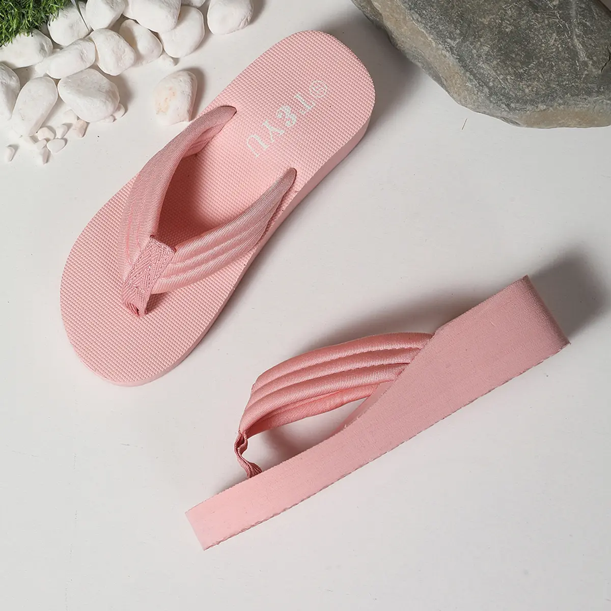 Pink Clip Toe Platform Slippers Women 2025 Summer Thick Bottom Wedge Beach Flip Flops Woman Light Non Slip Outdoor Slippers