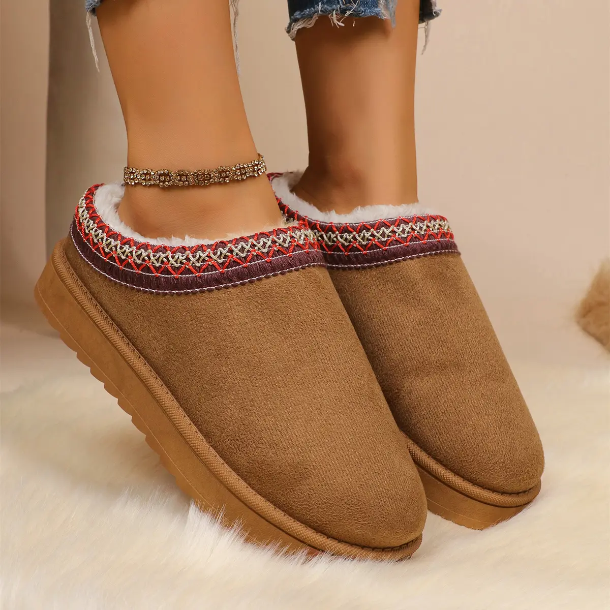 Retro Embroidery Winter Slippers 2025 Trend Warm Plush Closed Toe Cotton Slippers Woman Thick Bottom Platform Outdoor Slippers