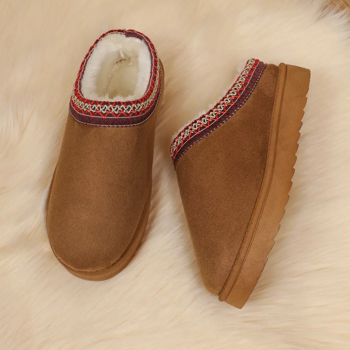 Retro Embroidery Winter Slippers 2025 Trend Warm Plush Closed Toe Cotton Slippers Woman Thick Bottom Platform Outdoor Slippers