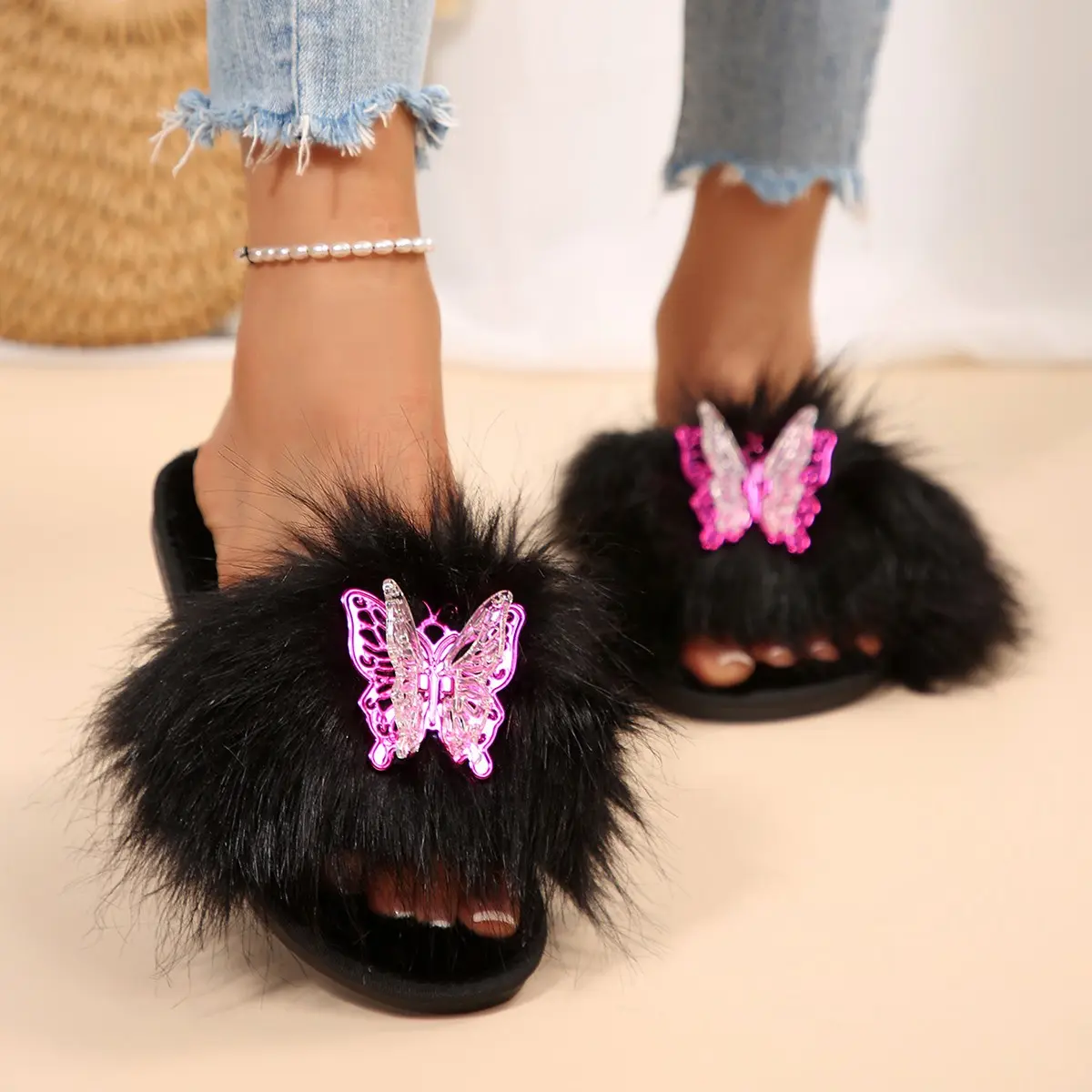 Butterfly Decor Plush Slippers for Women 2025 Winter Anti Slip Flat Heels Home Slippers Woman Indoor Faux Fur Fluffy Slippers