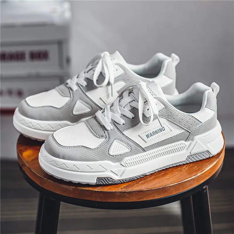 Fashion Men Skateboarding Shoes Outdoor Casual Sneakers Sports Shoes Men Comfortable Flat Slip-on Shoes Size 39-44