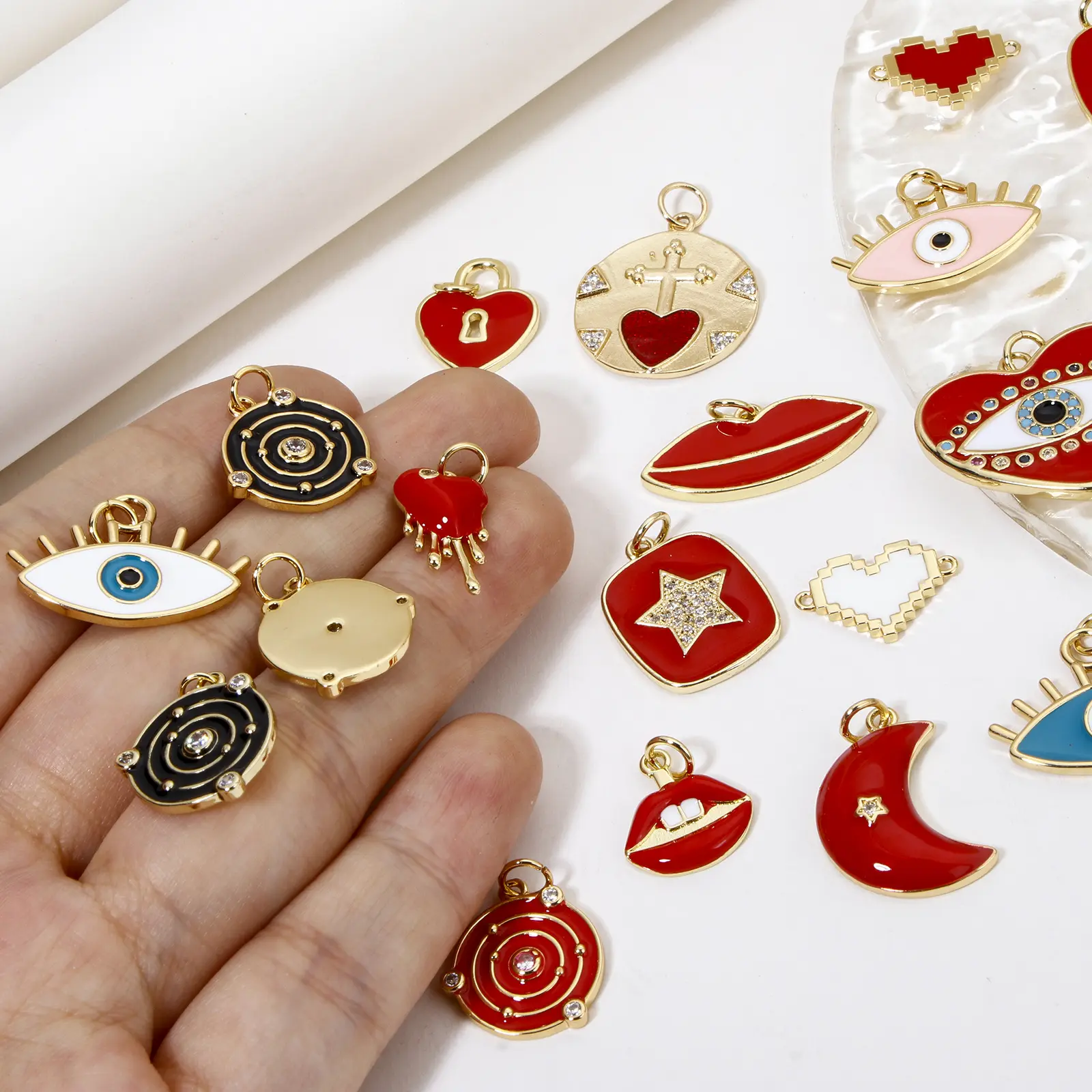 1 Piece Brass 18K Gold Plated Half Moon Lip Enamel Red Hearts Pendnats For Necklace Earring Jewelry Making Findings