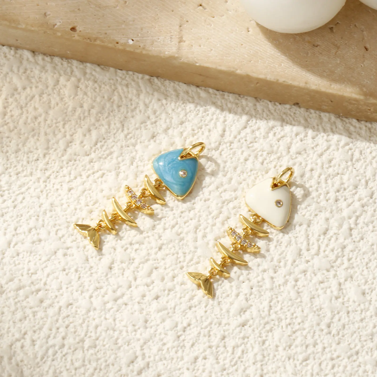 1 Piece Brass Ocean 3D Enamel Fish Bone Shape Animal Movable Charm Pendant 18K Gold Plated For Necklace DIY Making 3.1x1cm