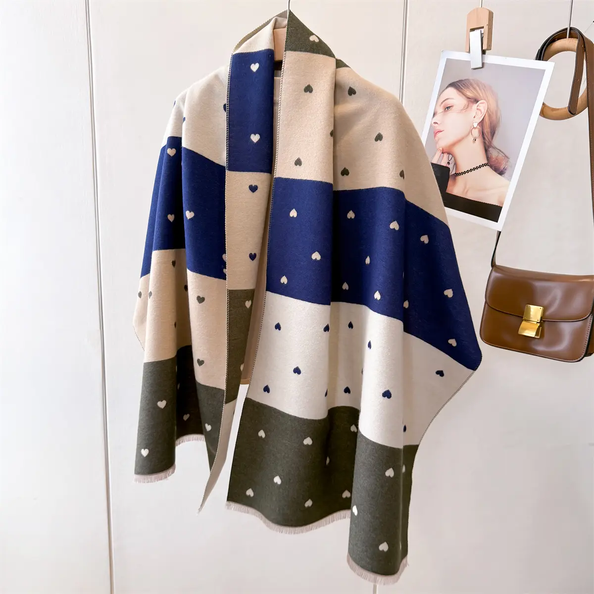 New Brand Autumn and Winter Cashmere Scarf Women Elegant Warm Pashmina Blanket Poncho Scarves Female Leopard Print Shawl Bufanda