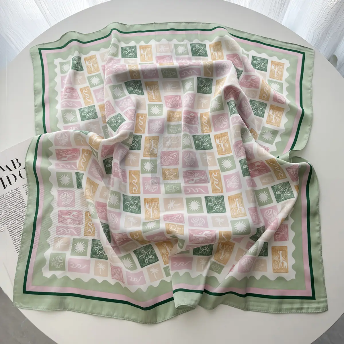 New Women's Vintage Versatile Thin Satin Scarf Floral Print Hairband Spring Autumn Small Square Scarf for Tying Hair And Bags