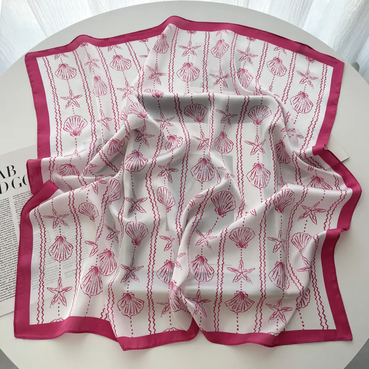 New Women's Vintage Versatile Thin Satin Scarf Floral Print Hairband Spring Autumn Small Square Scarf for Tying Hair And Bags
