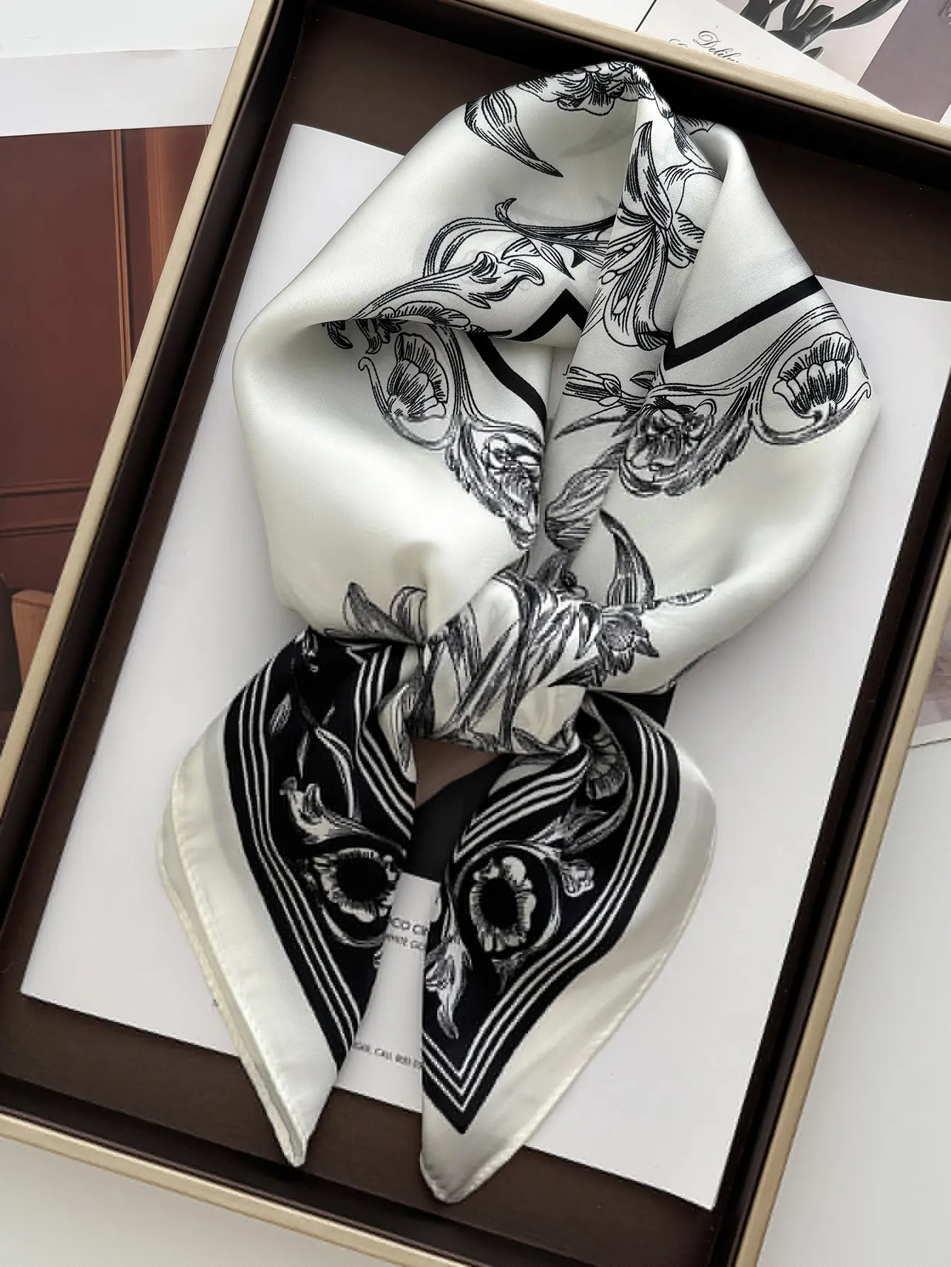 Luxury Plaid Leaf Print Satin Square Scarf Soft Lightweight Women Fashion Accessory for Hair Neck Shawl Elegant Hair Scarf