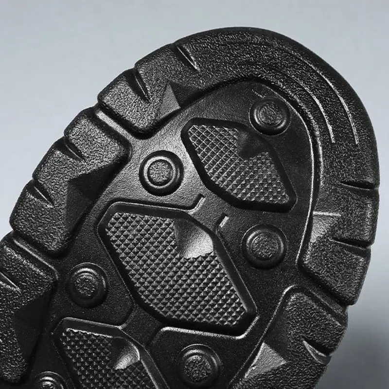 2025 New Summer Leather Wading Shoes Breathable Outdoor Beach Men Sandals Classic Sneakers Platform Hollow Out Walking Shoes