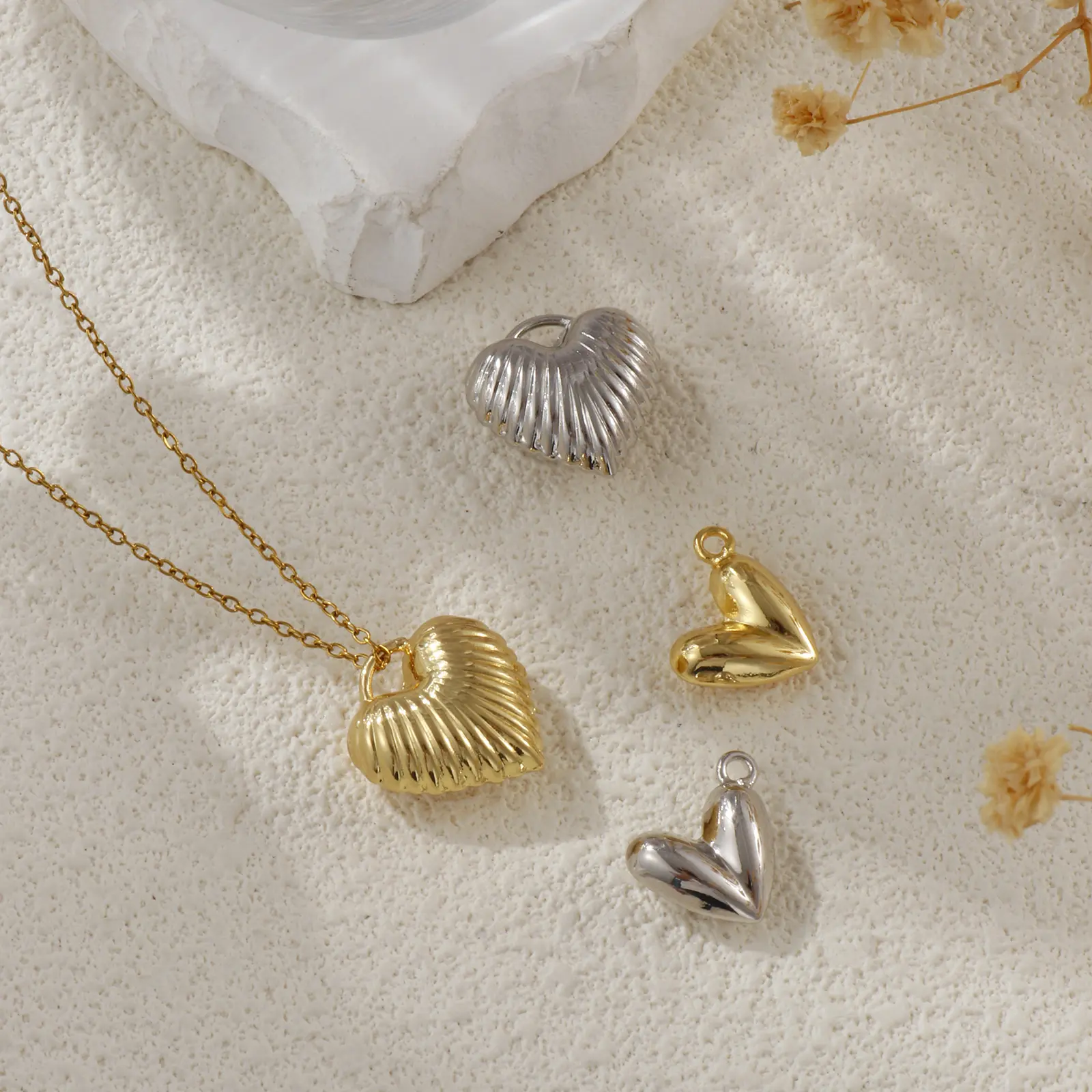 2 Piece Brass Valentine's Day Charms Real Gold Plated Heart 3D Metal Pendants For DIY Necklace Bracelet Jewelry Making
