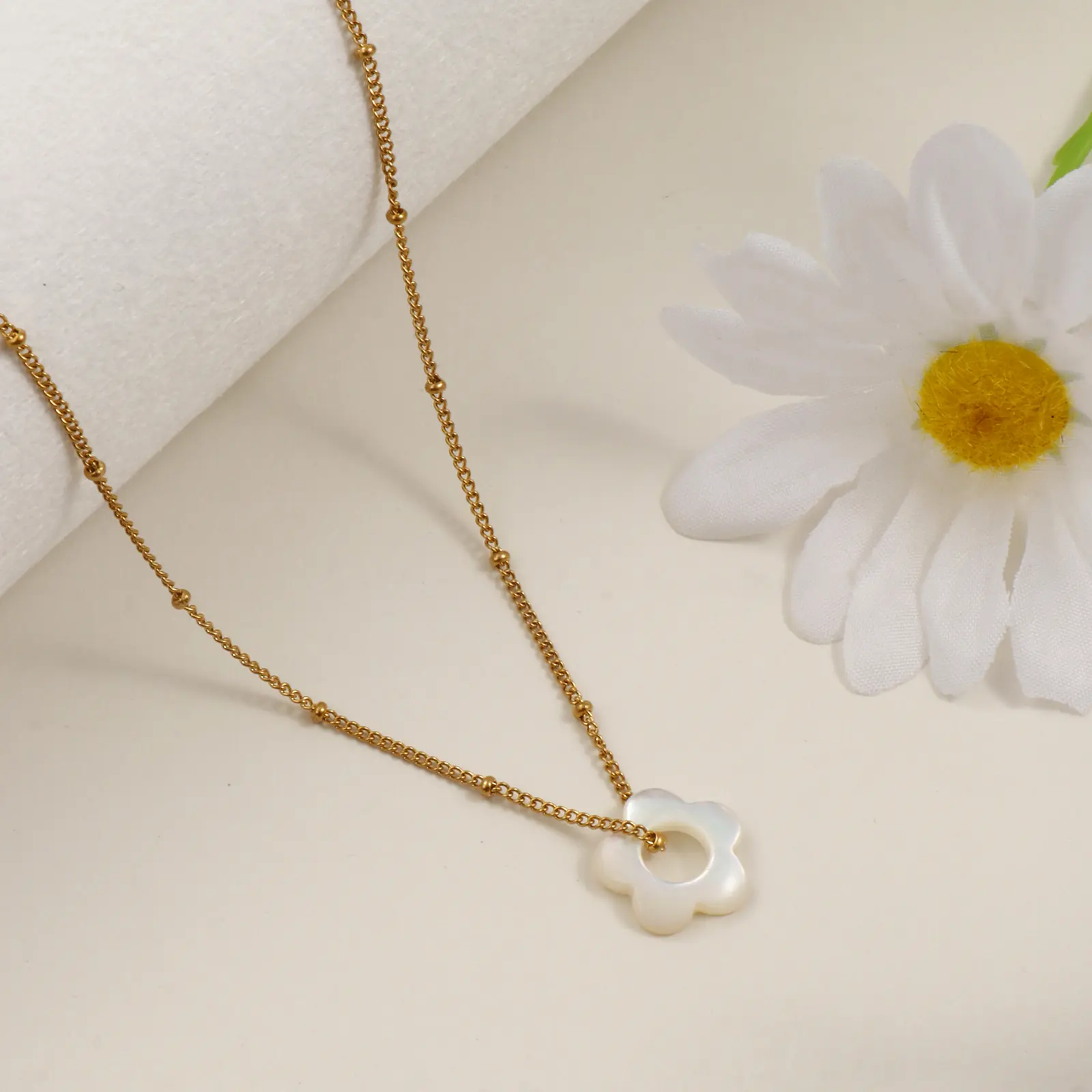 304 Stainless Steel Natural Shell Flower Pendant Necklace Jewelry 18K Gold Plated Necklace For Women Party Gift 45cm