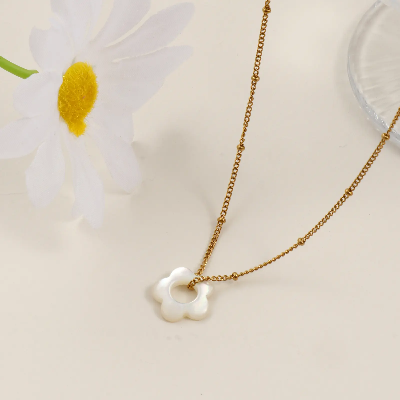 304 Stainless Steel Natural Shell Flower Pendant Necklace Jewelry 18K Gold Plated Necklace For Women Party Gift 45cm