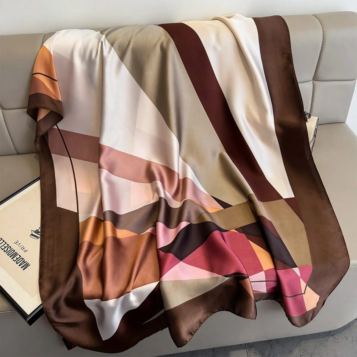 Design Silk Feel Shawl Hijab Scarf Women Fashion Summer Sunscreen Beach Stole Wraps Bufanda Female Headkerchief Echarpe New