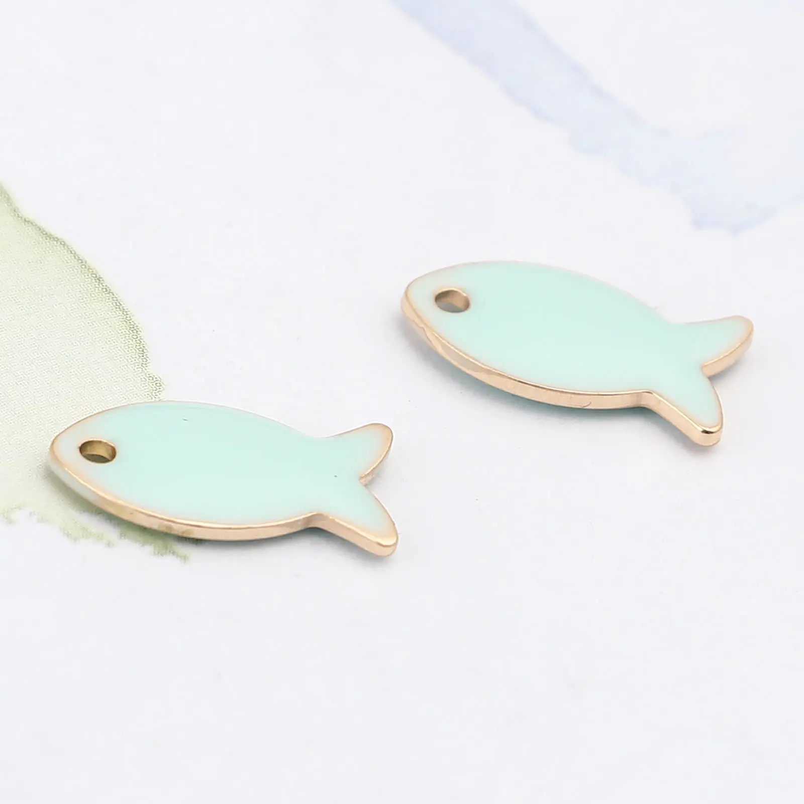 10PCs Copper Double Sided Small Fish Enamelled Sequins Charms Pendant For Jewelry Making Findings Gold Color Setting 14mm x 8mm