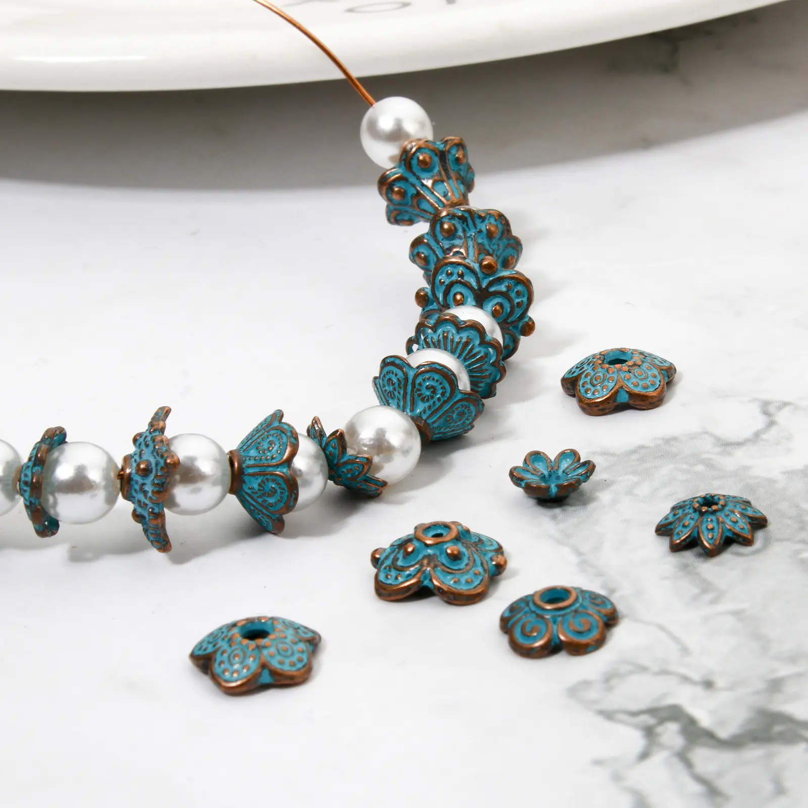 100/200 PCs Zinc Based Alloy Patina Beads Caps Flower Antique Copper Green Blue For Diy Jewelry Necklace Finding Making Supplies
