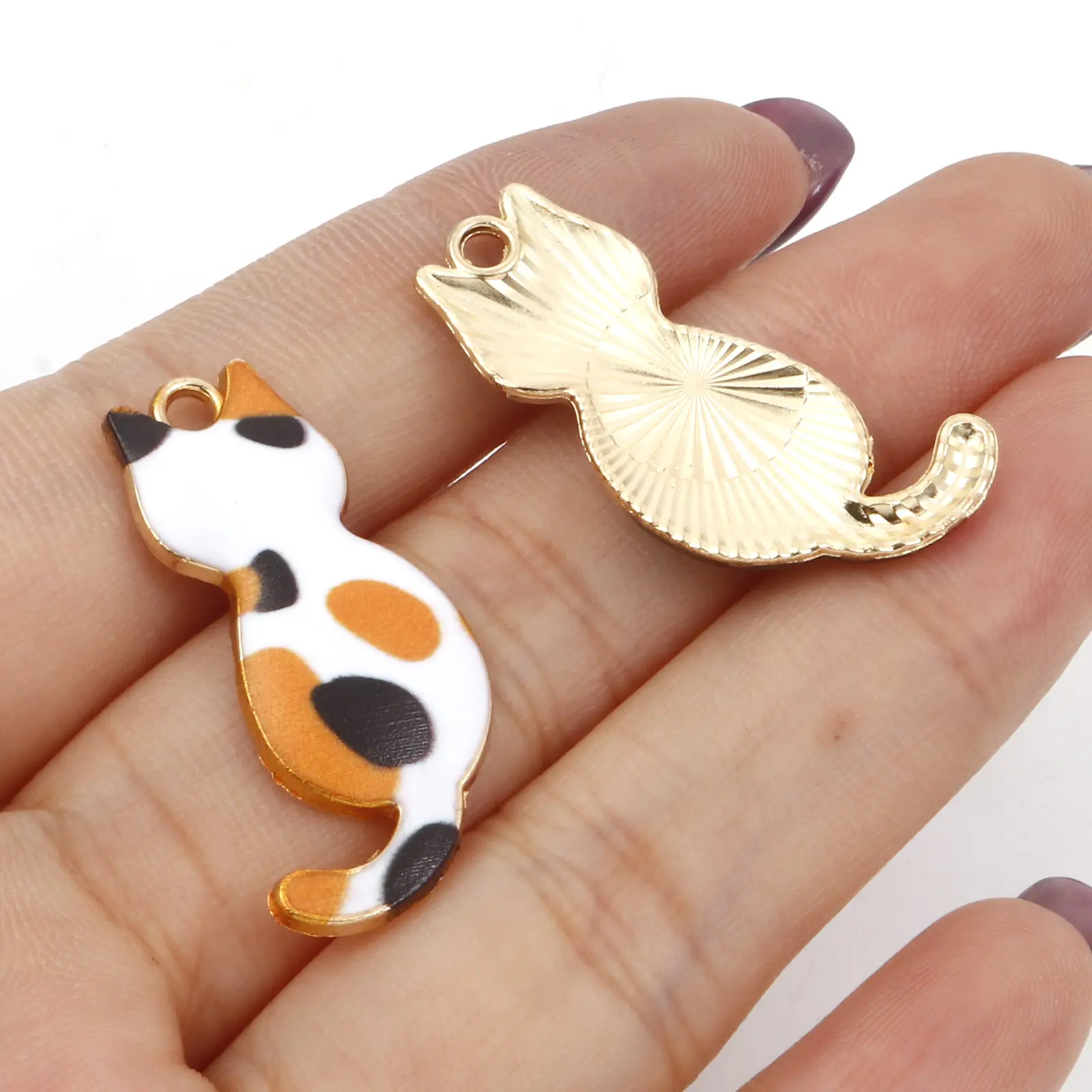 10PCs Zinc Based Alloy Cat Animal Pendants Gold Color Metal Enamel Charms DIY Necklace Bracelets Jewelry Making 3cm x 1.6cm