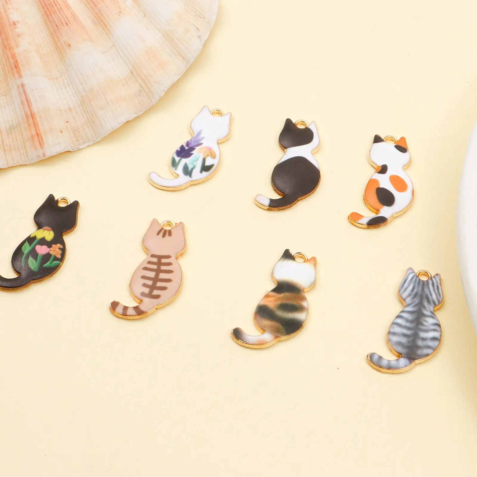 10PCs Zinc Based Alloy Cat Animal Pendants Gold Color Metal Enamel Charms DIY Necklace Bracelets Jewelry Making 3cm x 1.6cm