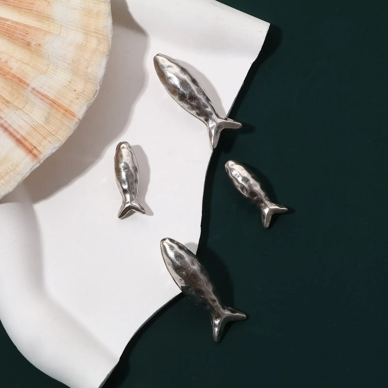 2PCs Ocean Jewelry Spacer Beads Antique Silver Color Fish Animal Metal Beads For DIY Making Necklace Earrings Jewelry Findings