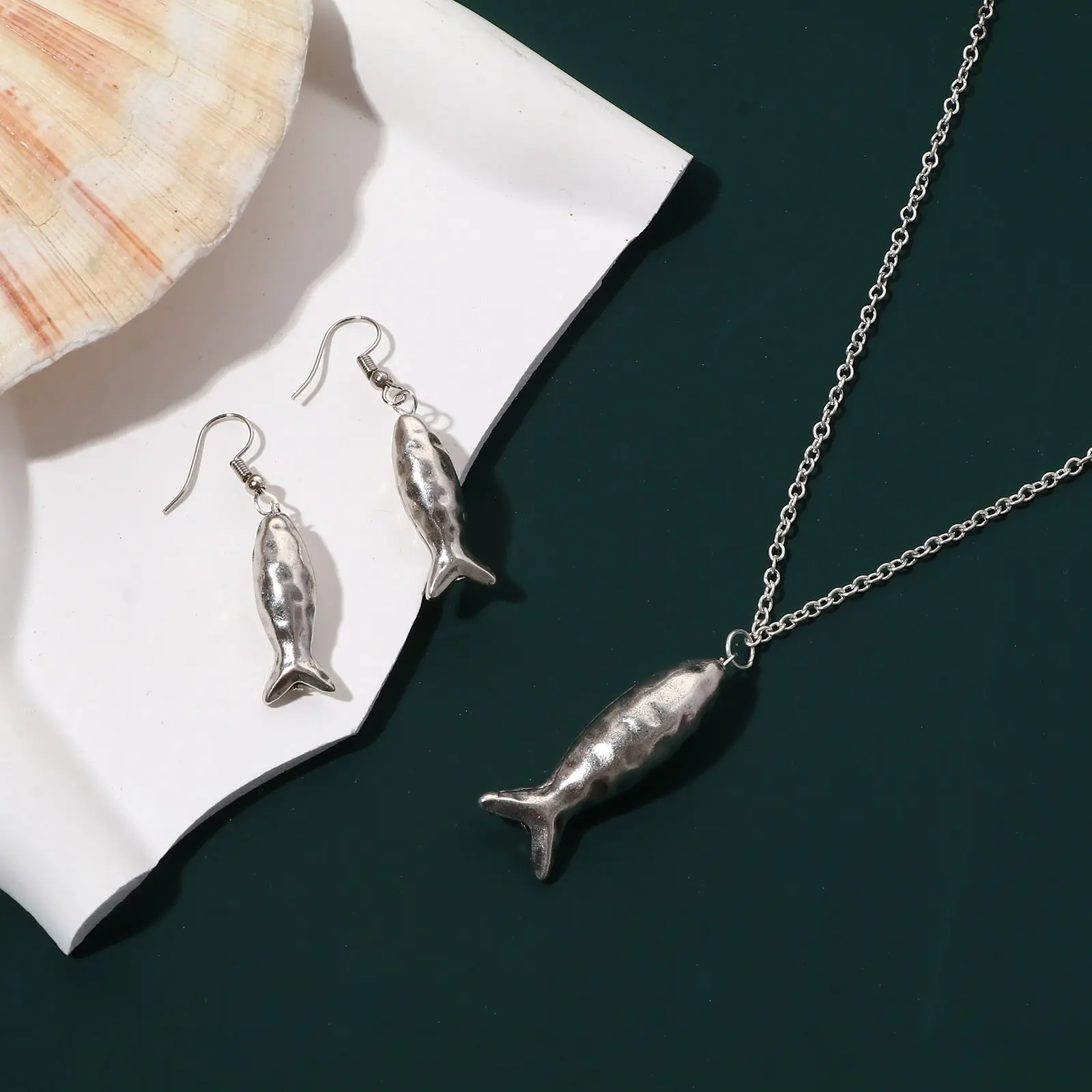 2PCs Ocean Jewelry Spacer Beads Antique Silver Color Fish Animal Metal Beads For DIY Making Necklace Earrings Jewelry Findings