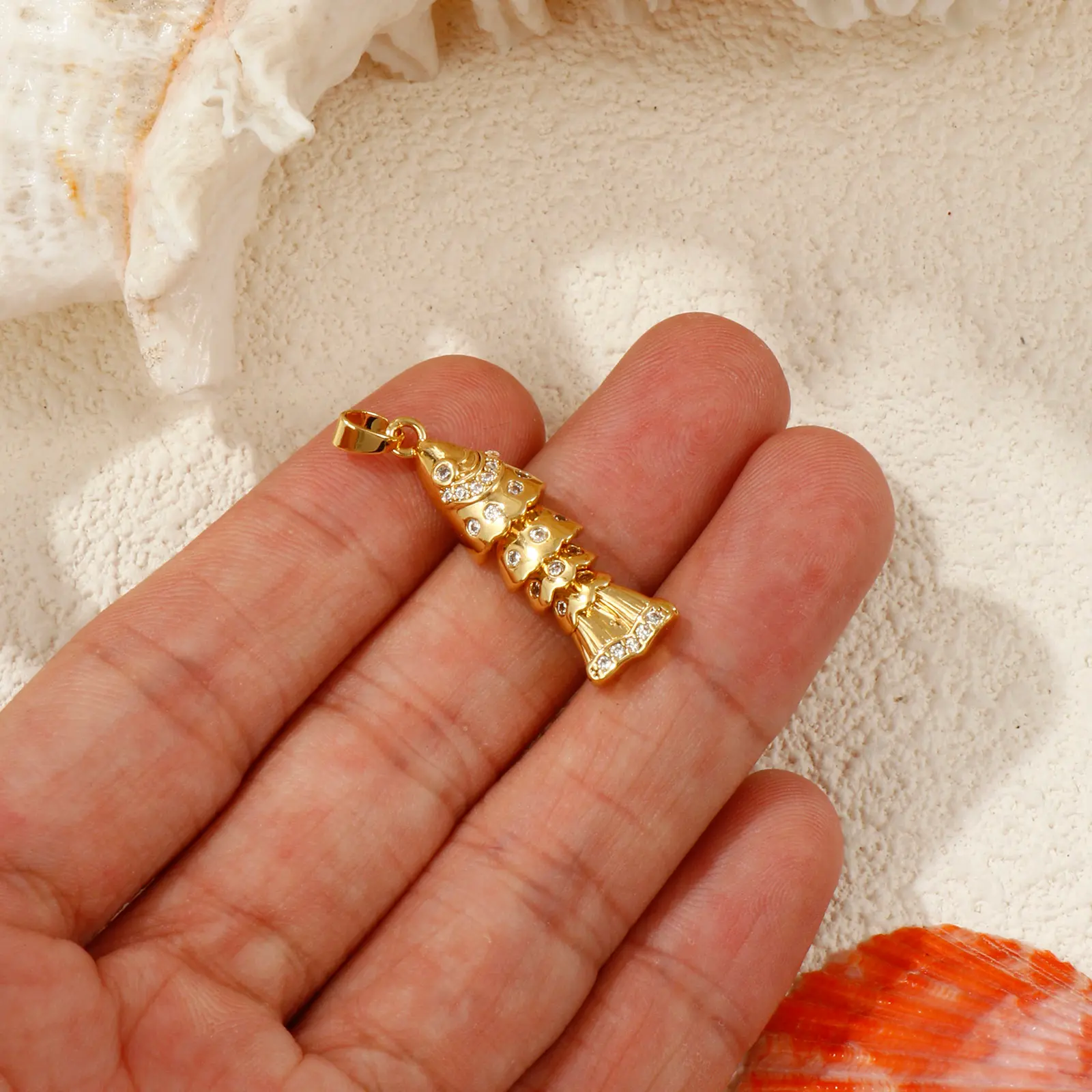 1 Piece Brass Ocean Jewelry Fish Pendants 18K Gold Plated Fish Movable Transparent Cubic Zirconia For DIY Neckalce Making