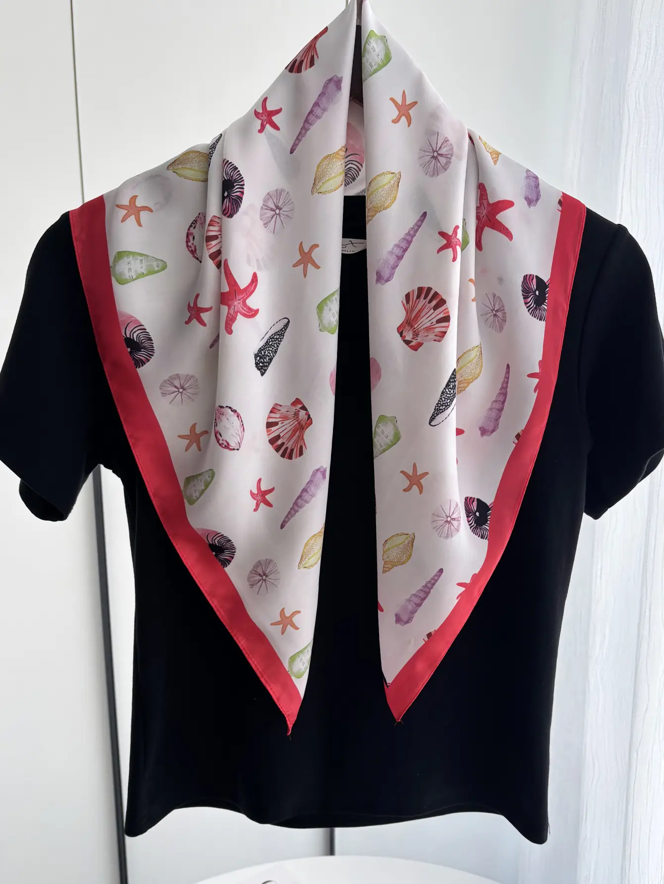 2025 New Satin Print Scarf Women Scarves Bandana Hijab Neckerchief Shawl Kerchief Summer Hair Band Foulard Lady Luxury