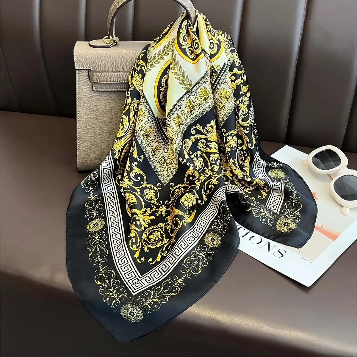 Luxury Temperament 70X70cm Square Scarf Soft Satin Scarf Print Scarf Kerchief Popular Scarves Bandanna Suit Scarf Tie Neck Bag