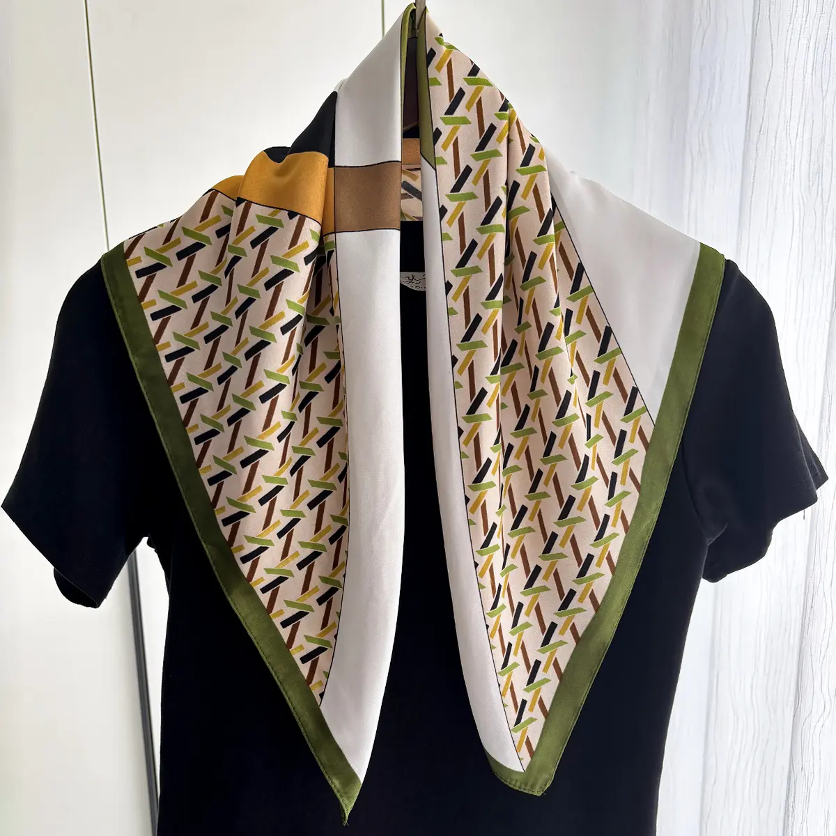 Luxury Satin Hair Scarf Women Handkerchief Print Female Head Bandana Small Neck Muffler Hijab Lady Girl 70*70cm Square Shawls