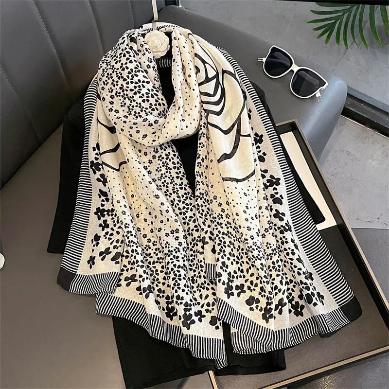 New Spring Women Cotton Scarf Beach Hijab Shawls and Wraps 2025 Luxury Brand Flower Female Foulard Echarpe Designer Bandana