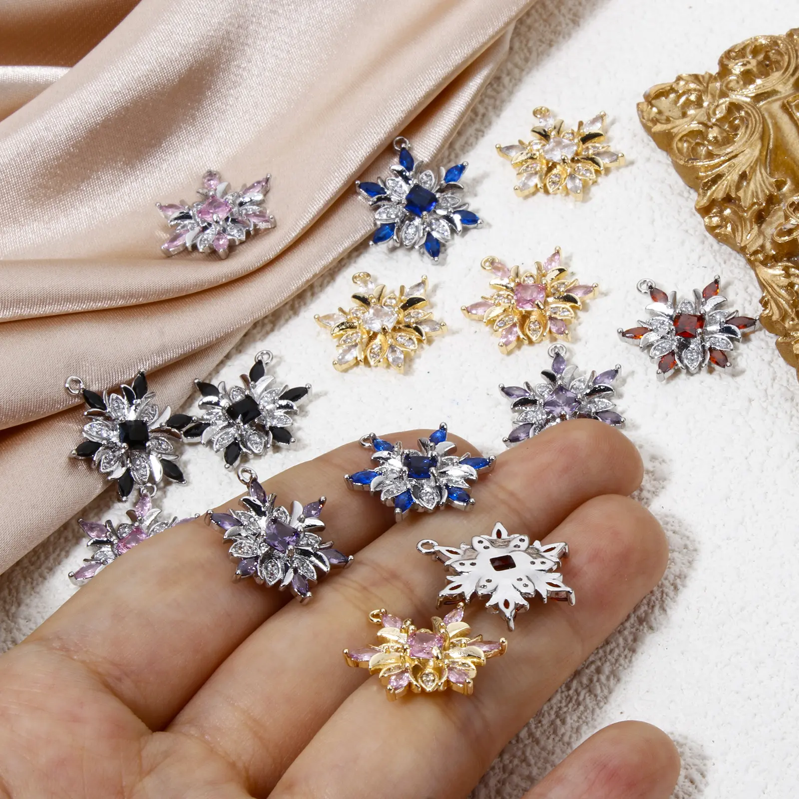 1 Piece Brass Christmas Charms Snowflake Clear Cubic Zirconia Multicolor Rhinestone Pendants For Necklace Making 20.5mm x 16mm