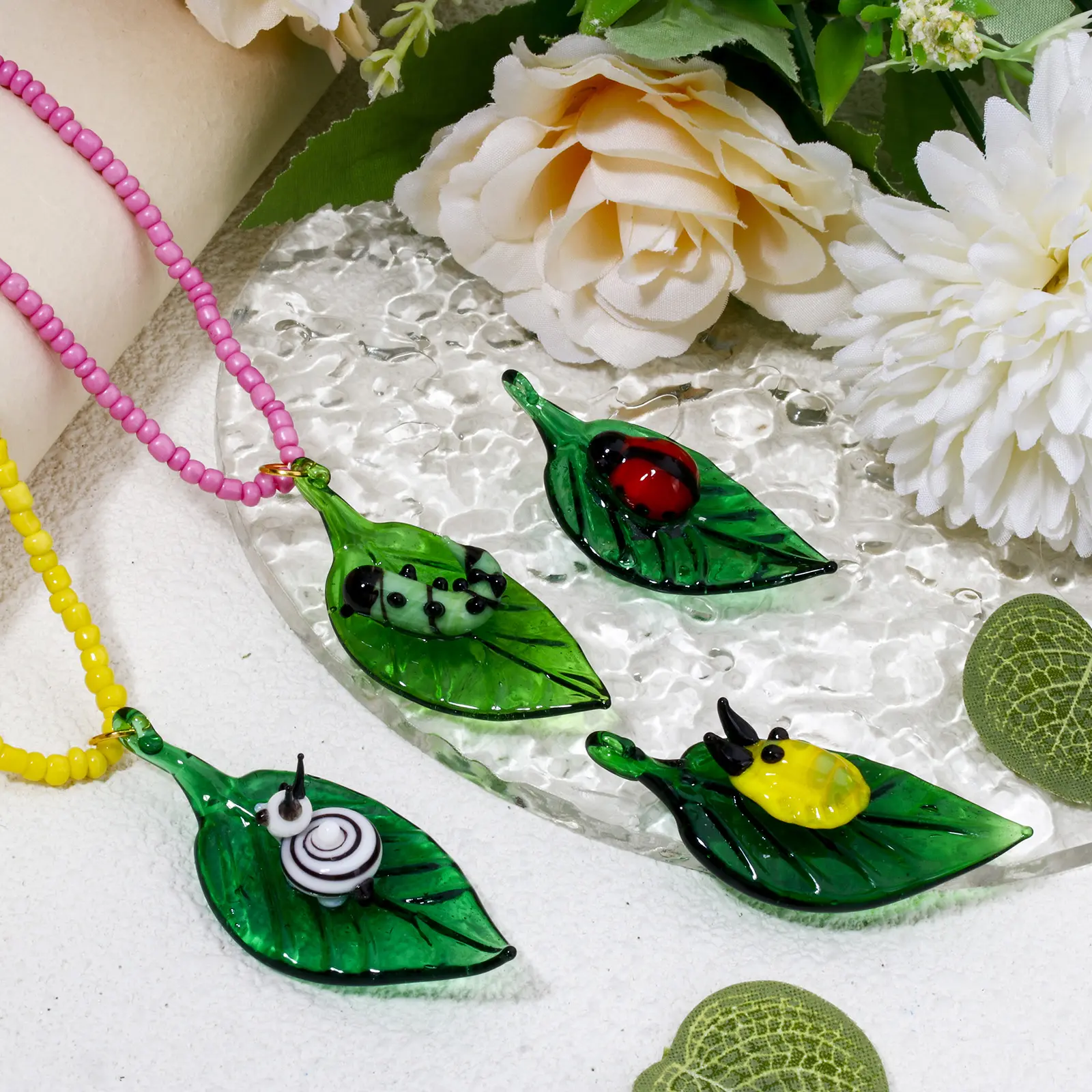 1 Piece 3D Lampwork Glass Insect Pendants Green Leaf Snail Insect DIY Making Necklace Earrings Aquarium Decor 5cm x 2.4cm