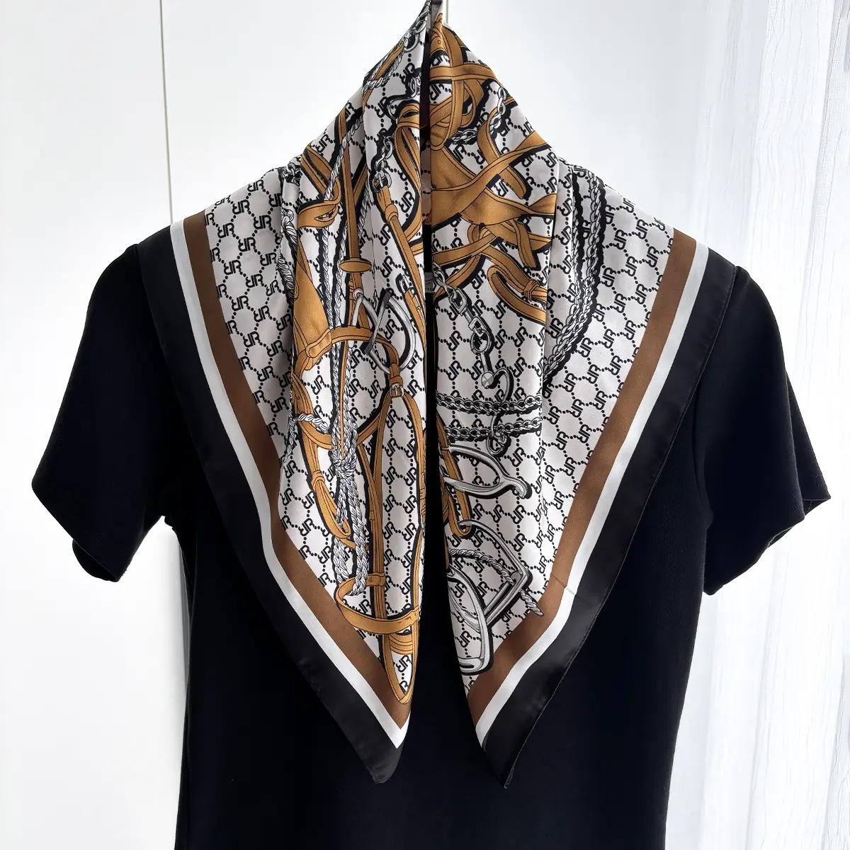 70*70cm Square Scarfs Retro Balck White Floral Ptint Headscarf for Women Foulard Banana Head Scarf Female Hijab Sort Neckerchief
