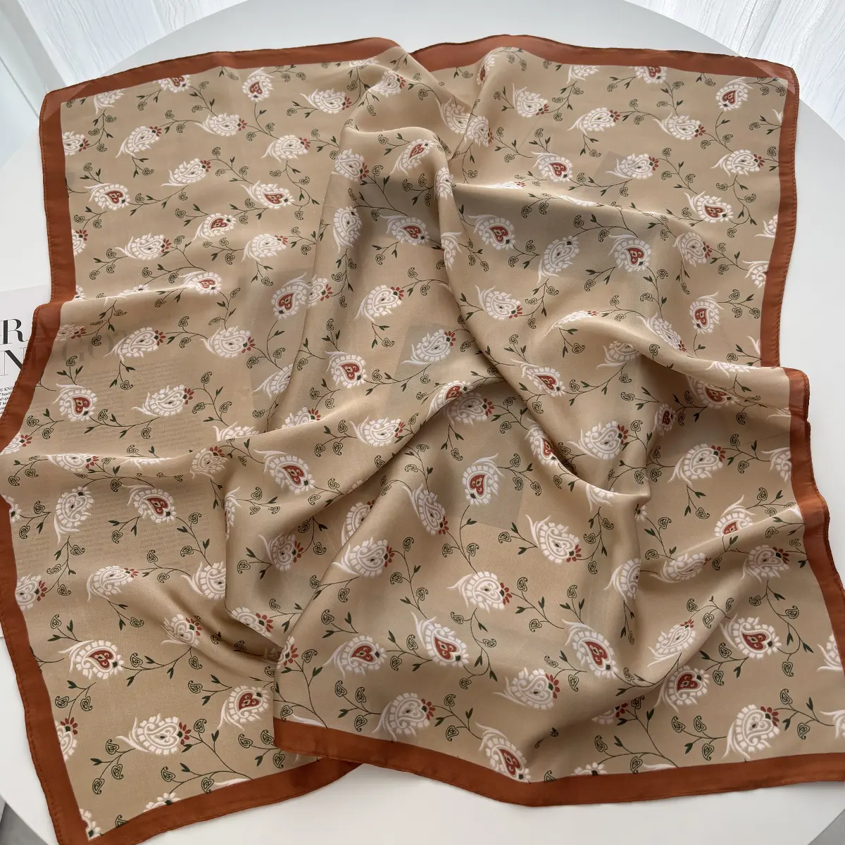 Luxury Geometric Print Spring Summer Soft Satin Scarf Fashionable Commute Professional Neck Protection Square Scarves