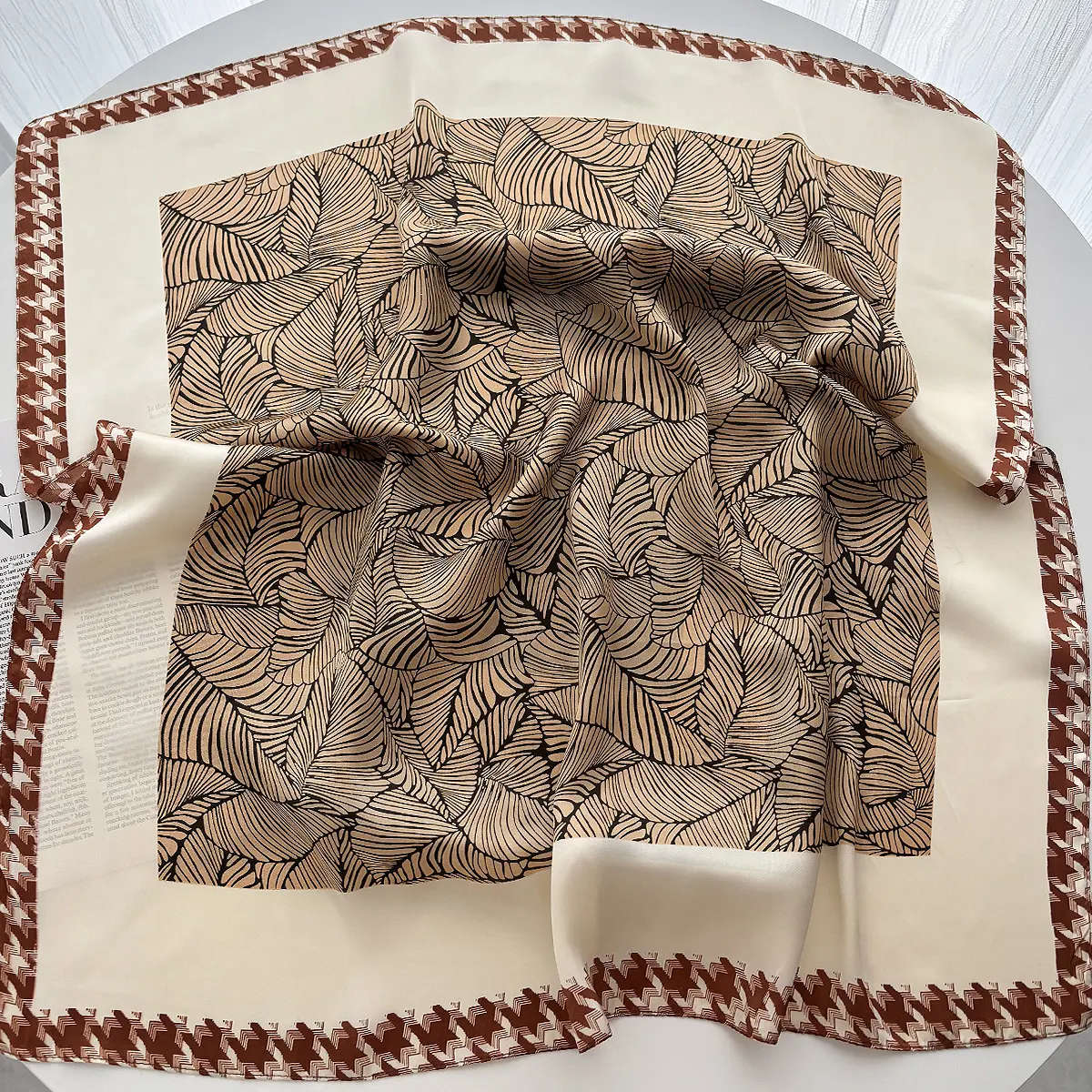 Luxury Geometric Print Spring Summer Soft Satin Scarf Fashionable Commute Professional Neck Protection Square Scarves