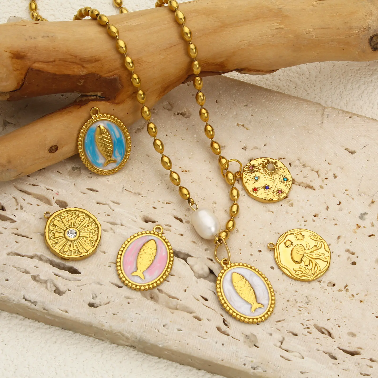 2 PCs 304 Stainless Steel Pendants 18K Real Gold Plated Sea Ocean Fish Jellyfish Star Charms For DIY Necklace Jewelry Making