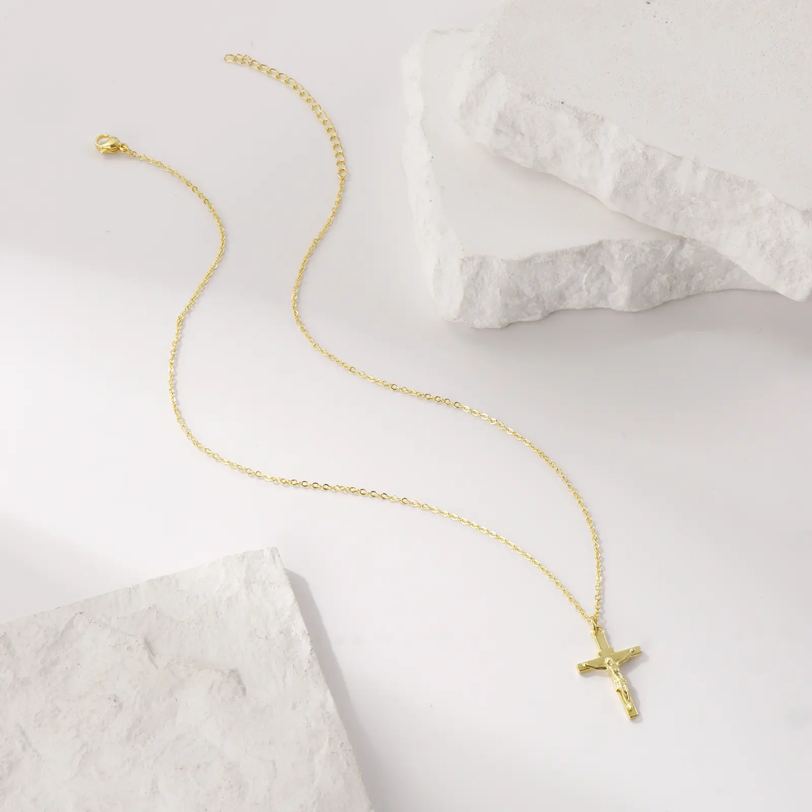1 Piece Exquisite Religious 18K Real Gold Plated Brass Link Cable Chain Cross Jesus Crucifix Pendant Charm Necklace Unisex Gift