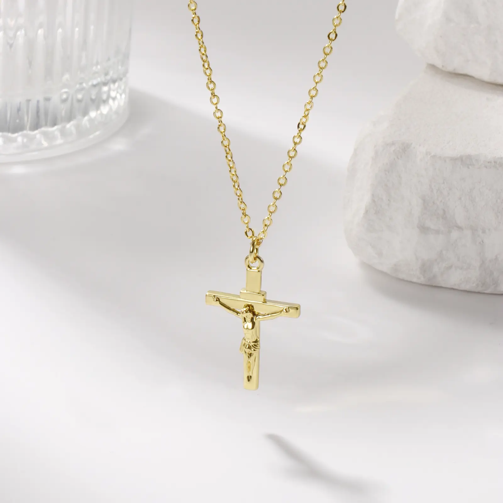 1 Piece Exquisite Religious 18K Real Gold Plated Brass Link Cable Chain Cross Jesus Crucifix Pendant Charm Necklace Unisex Gift