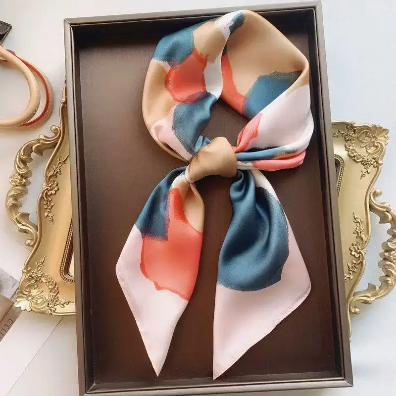 New 2025 Designer Scarfs Luxury Silk Square Scarf for Women Fashion Lady Hair Bands Ribbon Headband Accessories Bandana