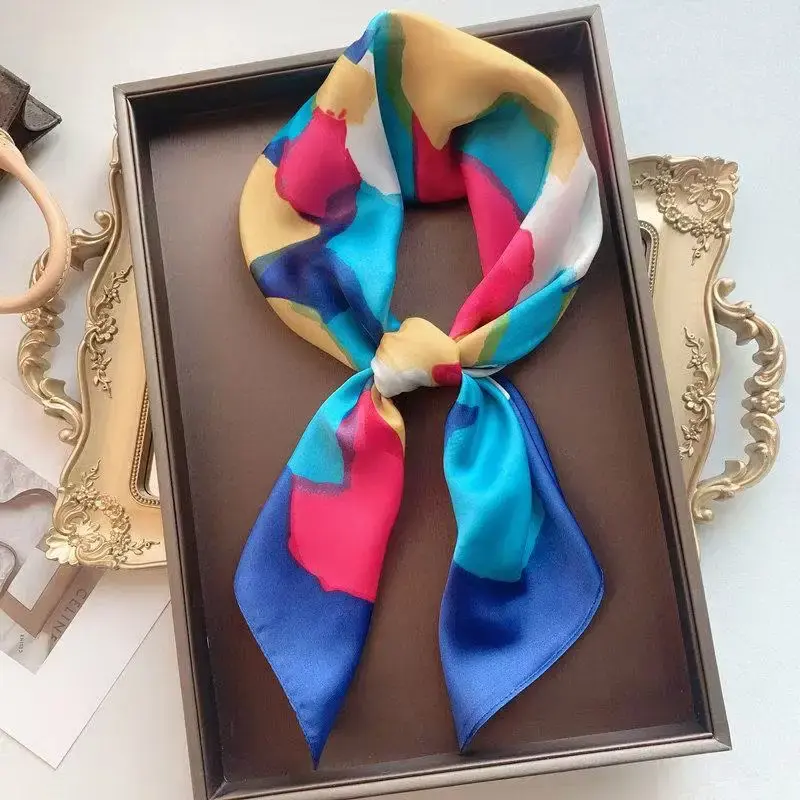 New 2025 Designer Scarfs Luxury Silk Square Scarf for Women Fashion Lady Hair Bands Ribbon Headband Accessories Bandana