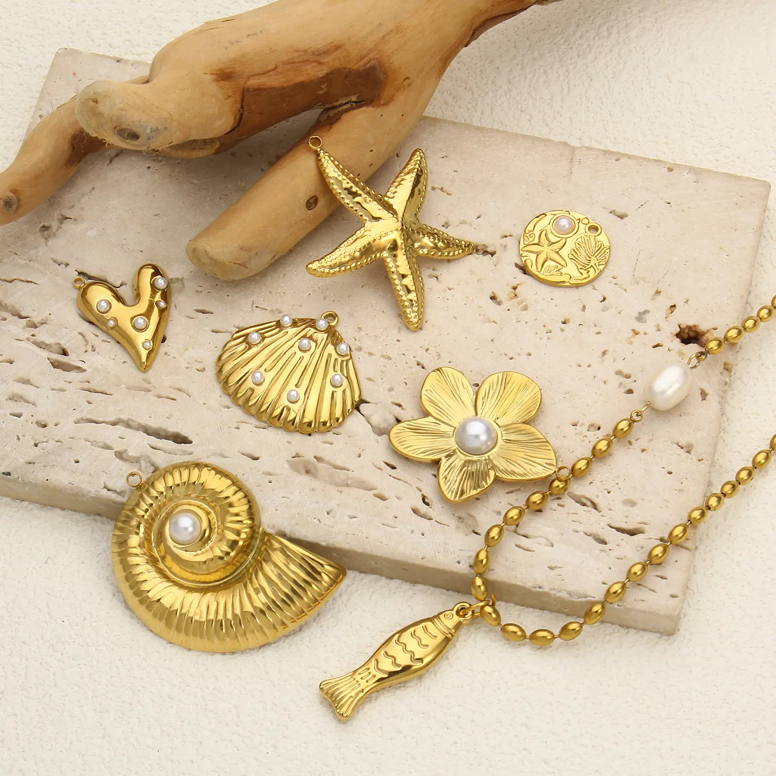 2 PCs 304 Stainless Steel Pendants 18K Real Gold Plated Ocean Shell Fish Acrylic Imitation Pearl Chamrs For DIY Necklace Jewelry