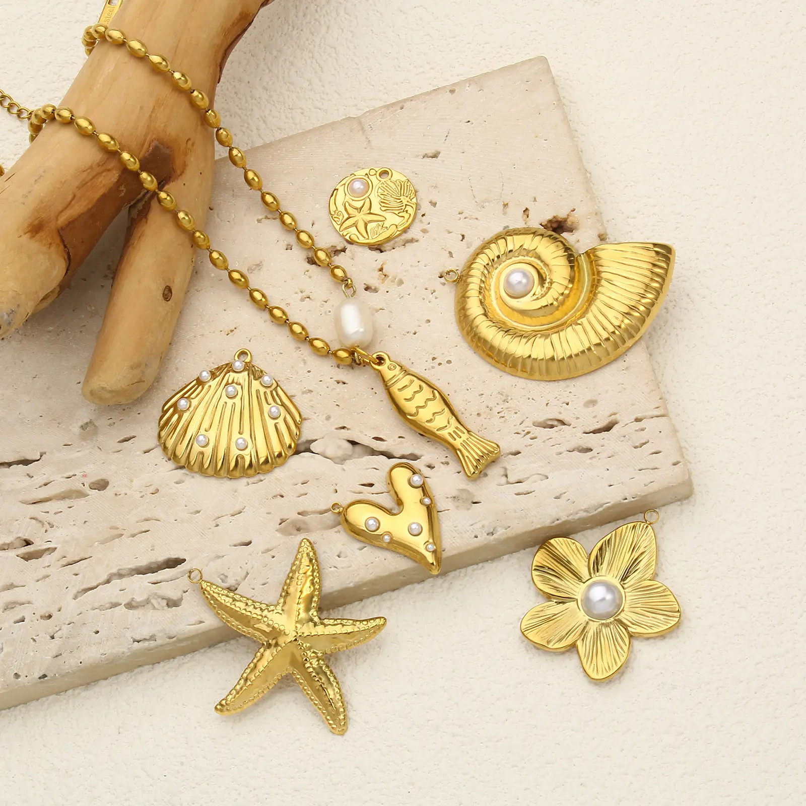 2 PCs 304 Stainless Steel Pendants 18K Real Gold Plated Ocean Shell Fish Acrylic Imitation Pearl Chamrs For DIY Necklace Jewelry