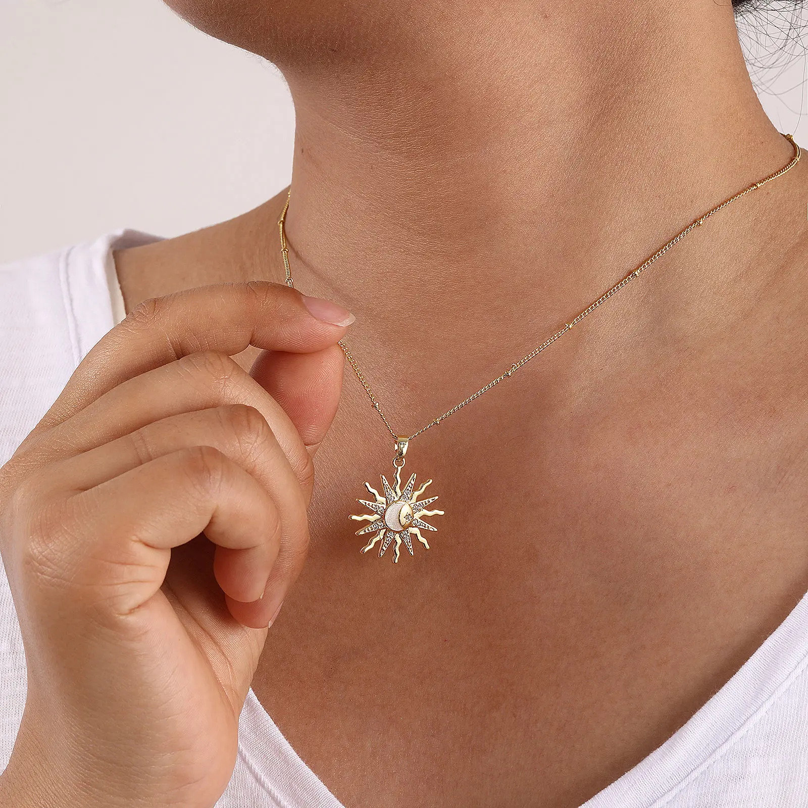 1 Piece Exquisite Galaxy 18K Gold Plated White Brass & Cubic Zirconia Curb Link Chain Sun Enamel Pendant Necklace For Women Gift