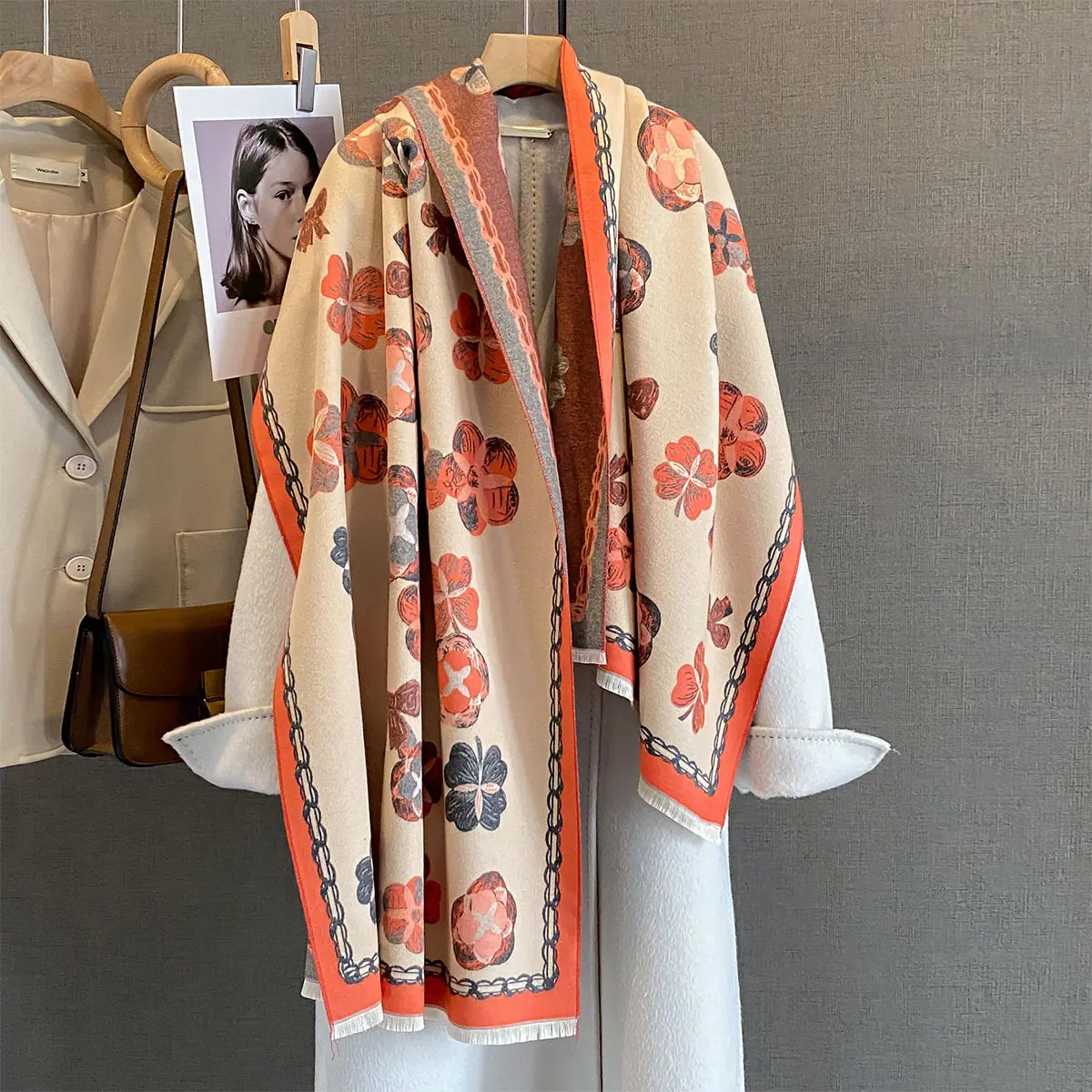 Luxury Winter And Autumn Scarf Women New Design Warm Pashmina Blanket Poncho Scarves Female Print Shawl Thick Foulard Bufanda