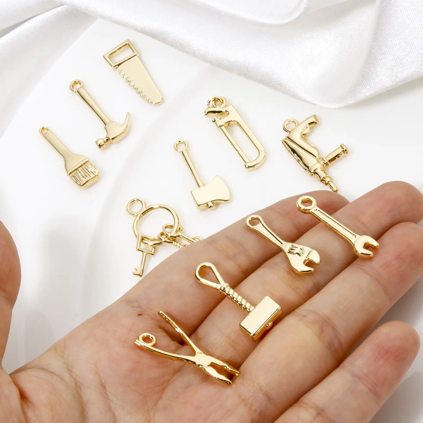 10 Piece Zinc Based Alloy Charms 18k Gold Plated Tools 3D Electric Drill Hammer Wrench Saw Pendants For DIY Necklace Making