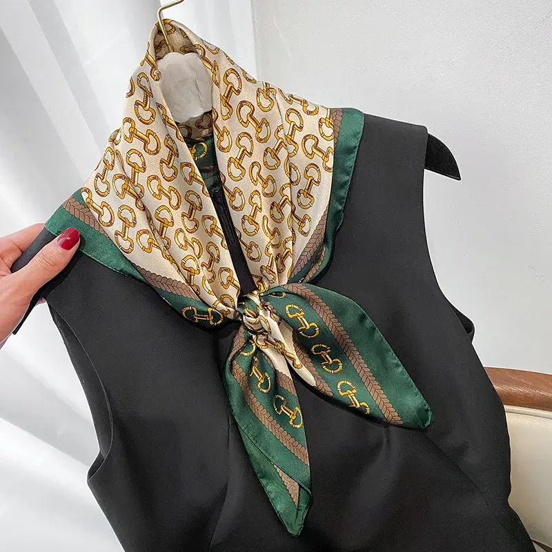 2024 New Fashion 70X70cmPrinted Women's Scarf Pashmina Silk Scarf Square Shawl Decorative Headband Neck Luxury Design Bandana